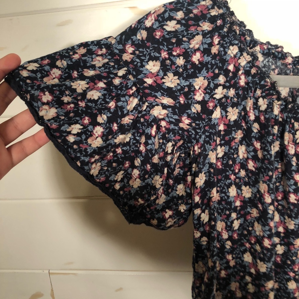 American eagle off the shoulder top - Picture 3 of 6